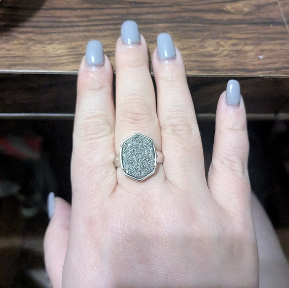 Kendra Scott Daphne Silver Statement Ring in Platinum Drusy - Size 9 - Picture 5 of 6